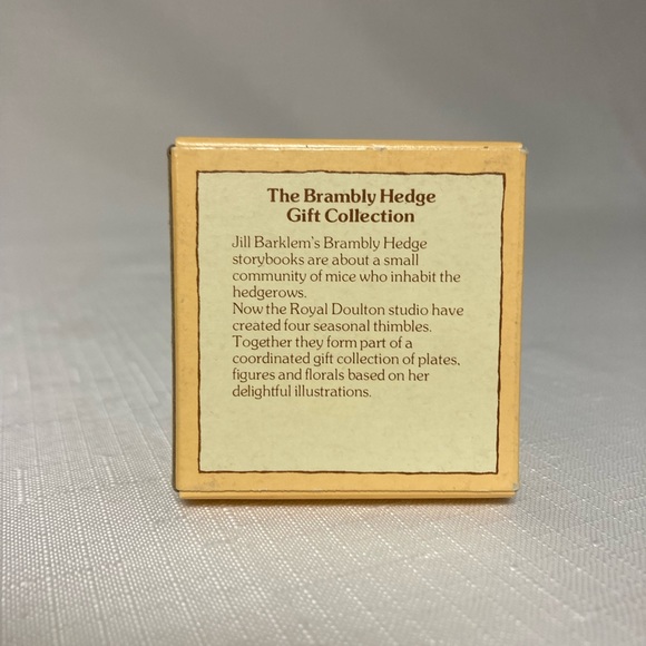 ROYAL DOULTON Vintage Thimble Jill Barklem SUMMER Brambly Hedge 1982 Collectible - Picture 4 of 10